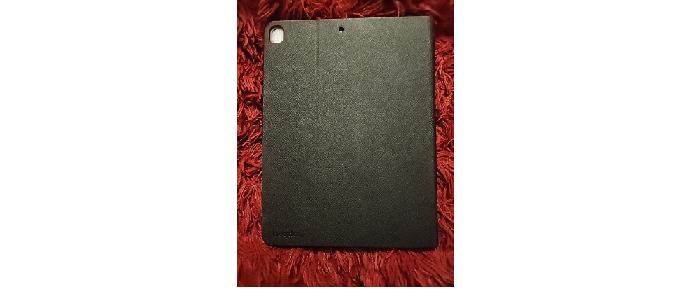 Apple iPad Case (9th Gen) / iPad Air (3rd Gen) Heyday Black Saffiano New