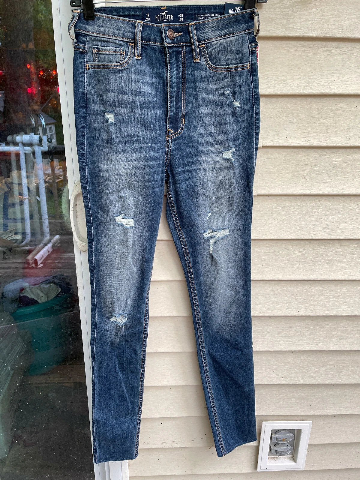 Hollister Women's Ultra High-Rise Crop Super Skinny Jeans W30 L30 Classic Stretch USED